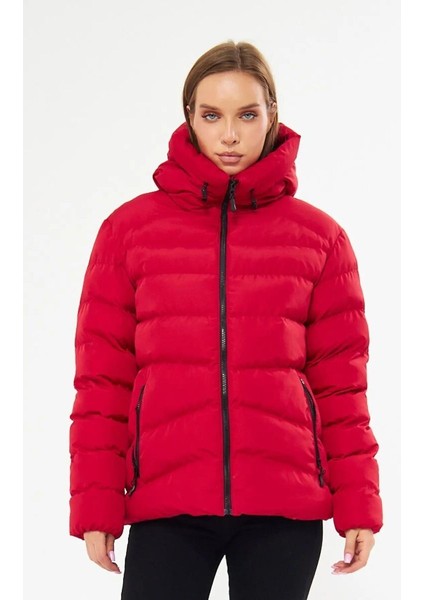 İçi Astarlı Su ve Rüzgar Geçirmez Cepli Kapüşonlu Kadın Mont