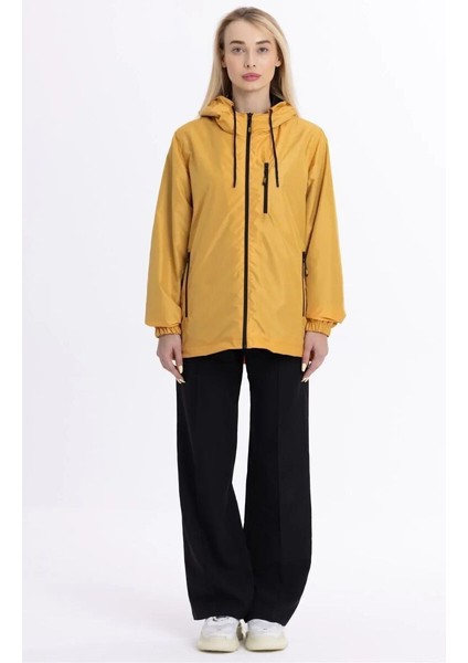 İçi Astarlı Su ve Rüzgar Geçirmez Cepli Kadın Yağmurluk fırsatları