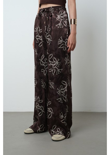 Kadın Çiçek Desenli Kahverengi Jakarlı Bol Paça Desenli Pantolon modelleri