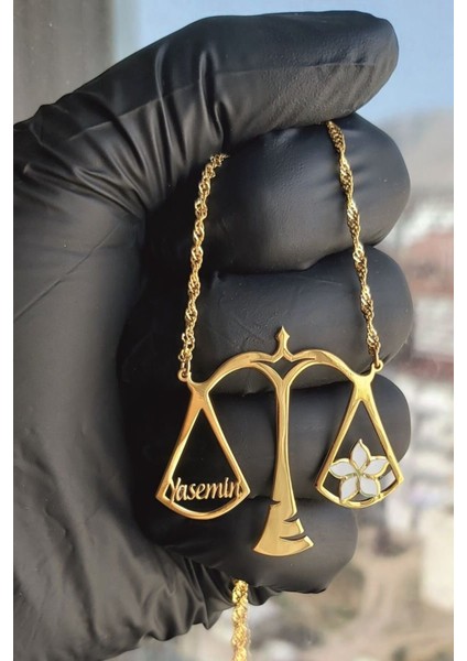 925 Ayar Gümüş 24 Ayar Altın Kaplama Isimli Terazi Kolye