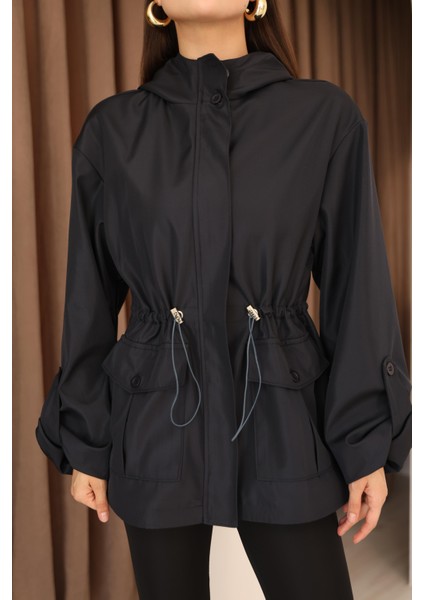 Kadın Lacivert Kapüşonlu Katlama Kol Detaylı Trençkot indirimleri