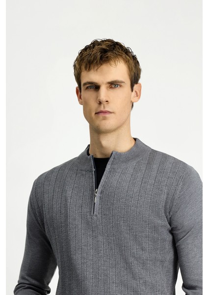 Regular Fit Yarım Balıkçı Yaka Fermuarlı Trıko Kazak fırsatları