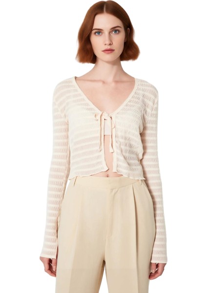 Kadın Esnek Dokulu V Yaka Bağlama Detaylı Crop Üst Kaliteli Şık Rahat Modern Zarif Günlük fiyatları