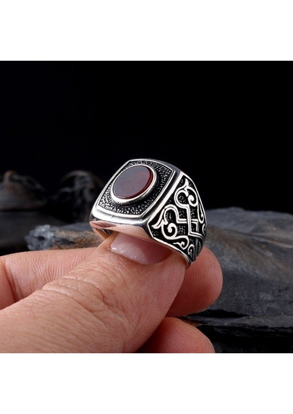 Oval Akik Taşlı Desen Motifli 925 Ayar Gümüş Erkek Yüzük modelleri