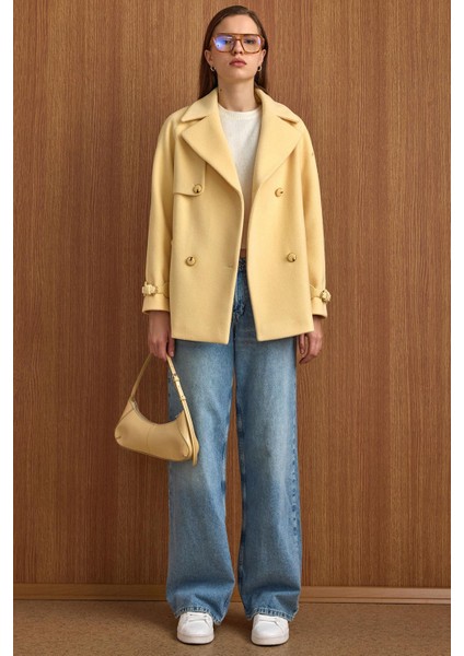 Pelerin ve Kol Patı Detaylı Kruvaze Kısa Kaban Sarı 3161 modelleri