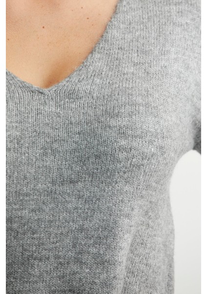 Yumuşak Dokulu V Yaka Triko Kazak - Füme fırsatları