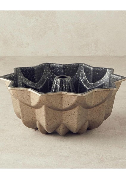 Patisserie Star Döküm Kek Kalıbı -