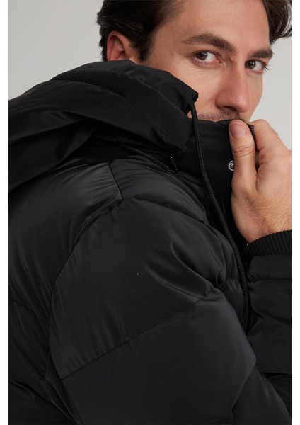 Çetinkaya Mentality 7984 Şişme Mont Kapşonlu Regular Siyah fırsatları