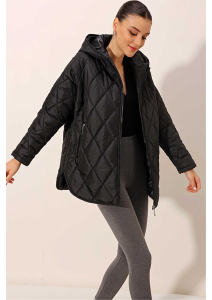 Bıgdart K26 5181 Sıyah Kadın Kapusonlu Kapıtone Mont