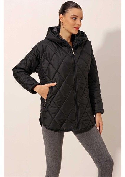 Bıgdart K26 5181 Sıyah Kadın Kapusonlu Kapıtone Mont modelleri