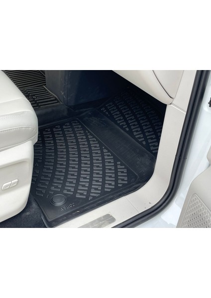 Togg T10F 3D Havuzlu Siyah Oto Paspas 2025 ve Üzeri fırsatları