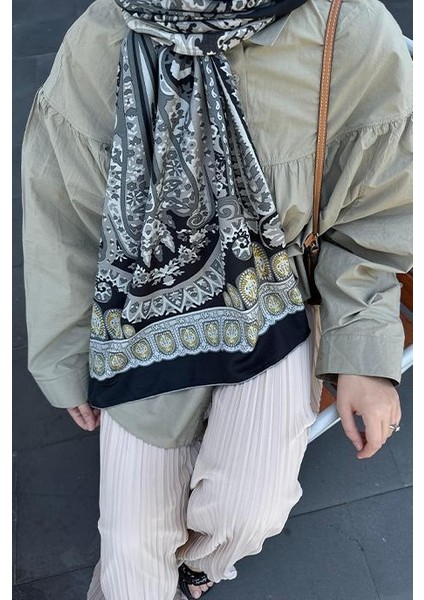 Ebrar'ın Tercihi Bohemian Siyah Comfy Ipek Şal modelleri