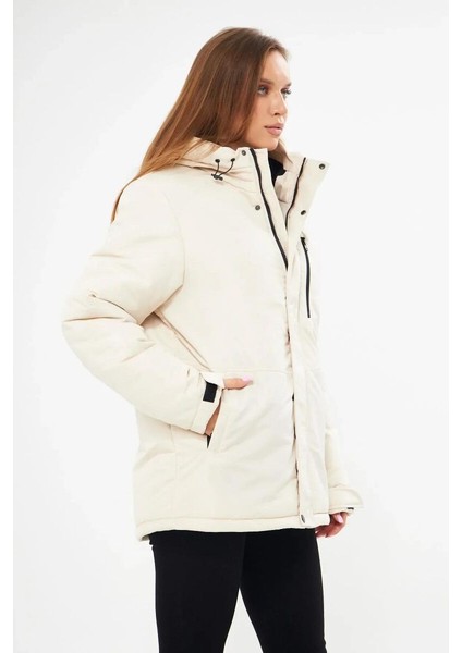 İçi Astarlı Su ve Rüzgar Geçirmez Cepli Kapüşonlu Kadın Mont modelleri