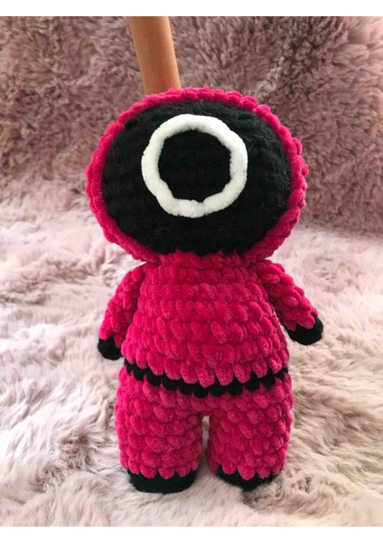 El Yapımı Squid Game Peluş Amigurumi Oyuncak – Kadife Ip ile Örülmüş Sevimli Koleksiyon Oyuncağı modelleri