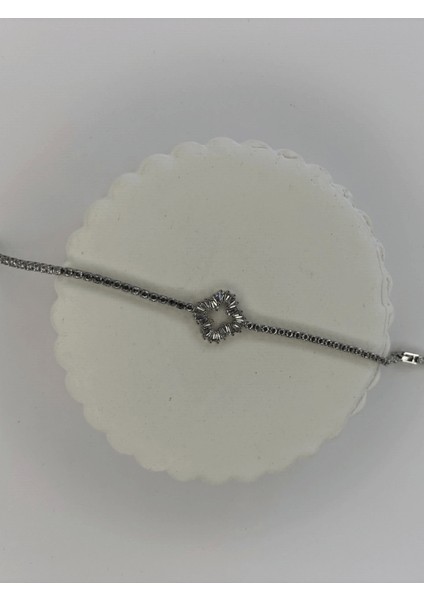 Büyük Taşlı Yaprak Detaylı Silver Bileklik