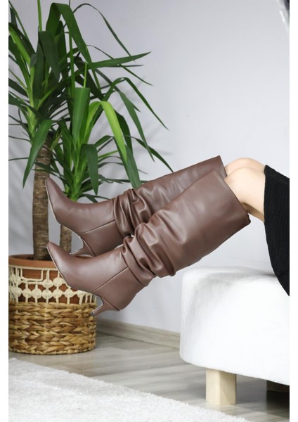 Kadın Oslo Topuklu Büzgülü Şık Tarz Günlük Rahat Çizme Kahverengi