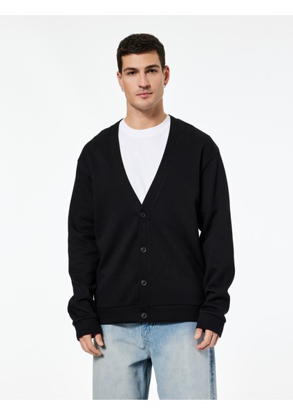 Regular Fit Uzun Kollu V Yaka Pamuklu Düğmeli Sweatshirt modelleri