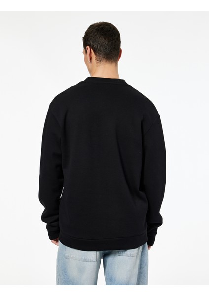 Regular Fit Uzun Kollu V Yaka Pamuklu Düğmeli Sweatshirt fırsatları