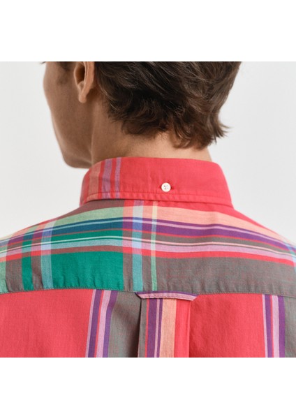 Erkek Kırmızı Regular Fit Düğmeli Yaka Kareli Gömlek