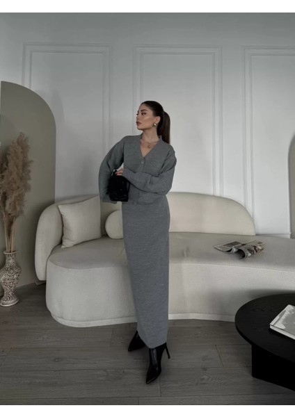 V Yaka 3 Düğmeli Hırka Takım Triko Ikili Etekli - Gri