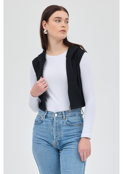 Siyah Fermuarlı Sıfır Kol Kadın Yelek 8201A