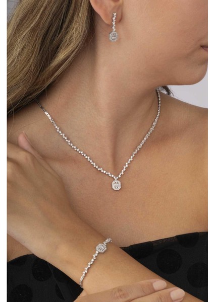 Pırlanta Montür Sıralı Tek Taş Rodyum Kaplama Baget Gümüş Düğün Seti modelleri