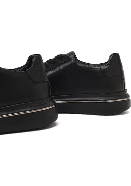 Erkek Siyah Bağcıklı Kalın Tabanlı Deri Sneaker 25WFD612518