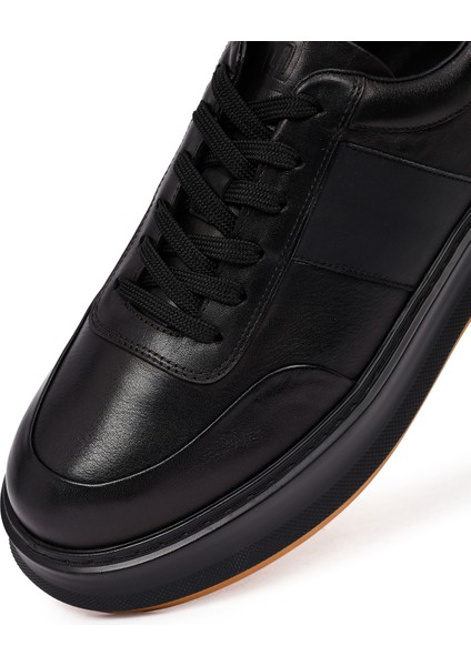 Erkek Siyah Bağcıklı Kalın Tabanlı Deri Sneaker 25WFD641918