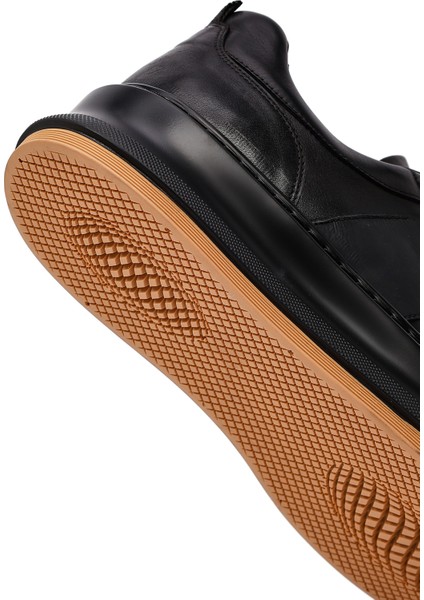 Erkek Siyah Bağcıklı Kalın Tabanlı Deri Sneaker 25WFD641918