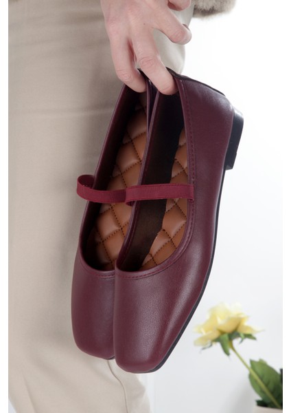 Beyaz Kare Burunlu Balerin Kadın Babet