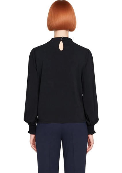 Kadın Ekru Dik Yaka Regular Fit Esnek Örme Bluz Gipe Kol Detaylı Smart Business Tarzı Klasik Kışlık fırsatları