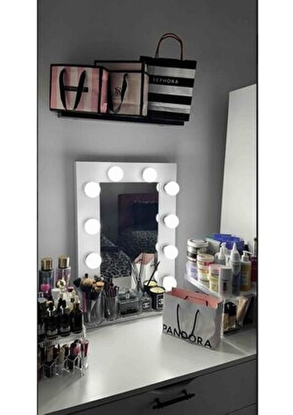 Işıklı Makyaj Aynası Beyaz Renk Şık Tasarım Ev ve Stüdyo Kullanımı İçin 65x45 cm