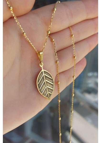 925 Ayar Gümüş 24 Ayar Altın Kaplama Yaprak Kolye
