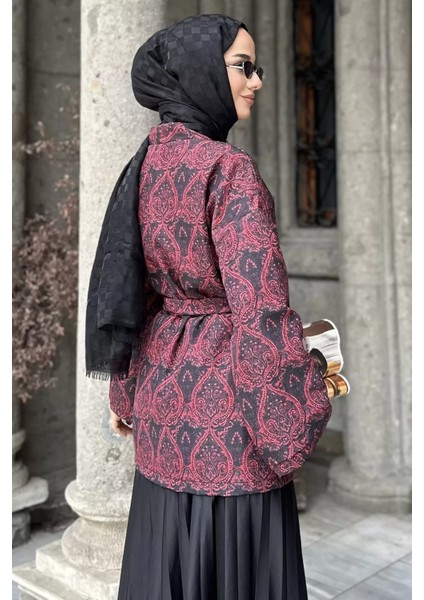 Kuşaklı Etnik Desen Kapitoneli Tesettür Ceket P-00018948 modelleri