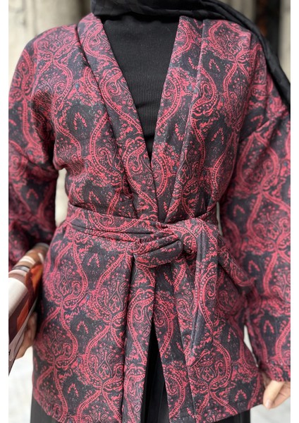 Kuşaklı Etnik Desen Kapitoneli Tesettür Ceket P-00018948 fırsatları