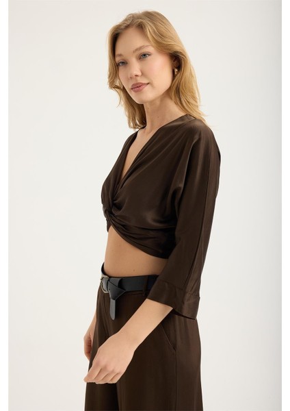 Kısa Burgulu Bluz fiyatları