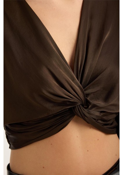 Kısa Burgulu Bluz fırsatları