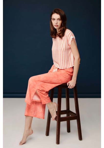 Kadın Somon Çiçek Desenli Çizgili Viskon Gömlek Pantolon 2'li Pijama Takımı 30006