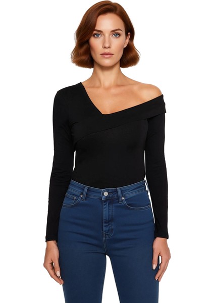 Kadın Asimetrik Yaka Uzun Kollu Vücuda Oturan Crop Örme Kaliteli Şık Rahat Modern Zarif modelleri