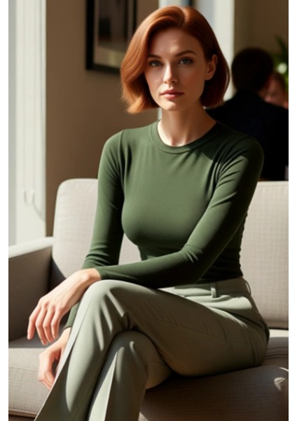 Kadın Moda Şık Crop Dik Yaka Slim Kalıp Örme Kolu Büzgü Detaylı Fitted Vücuda Oturan Esnek Bluz