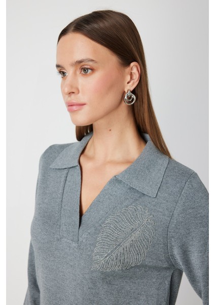 Omzu Zincirli Yaprak Detaylı Triko Kazak 65334 fırsatları