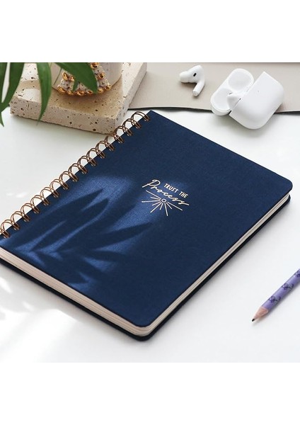 A5 Spiralli Sert Kapak Keten Noktalı Tarihsiz Not Defteri Lacivert