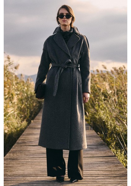 Apolet Detaylı Çıt Çıt Kapamalı Oversize Moher Kaban Antrasit 3147 modelleri