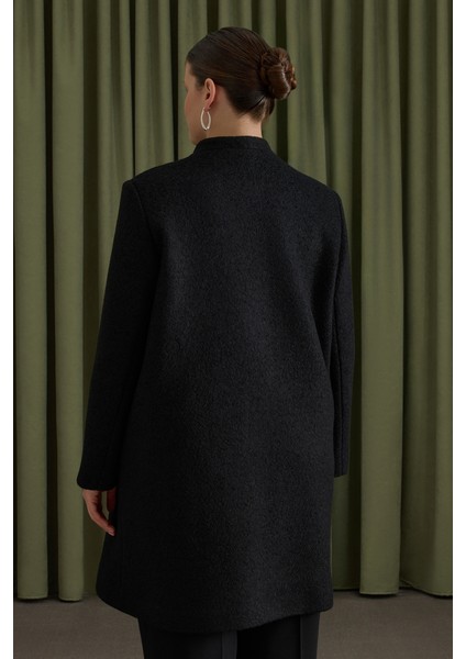 Yün Içerikli Manto