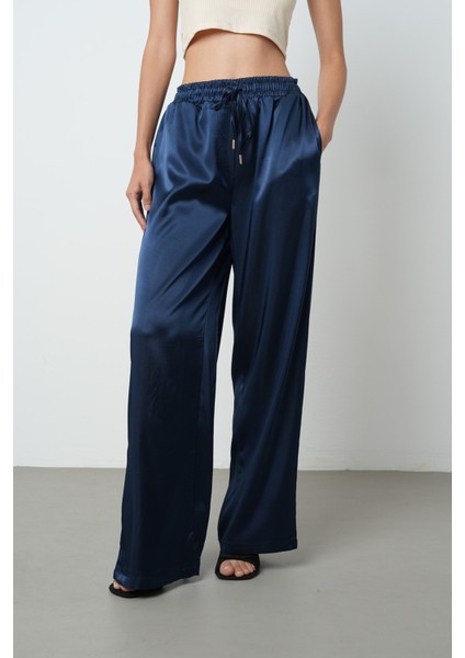 Kadın Açık Lacivert Renk Saten Bol Paça Beli Lastikli Pantolon modelleri