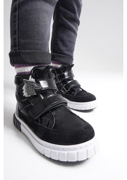 Kız Çocuk Siyah Hakiki Deri Anatomik Günlük Bot