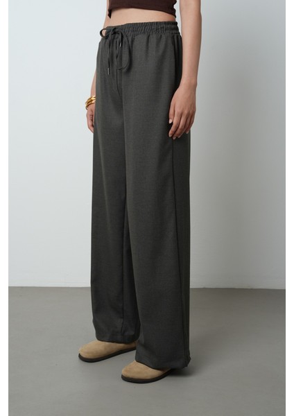 Kadın Düz Renk Bol Paça Kumaş Pantolon fiyatları