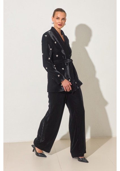 Siyah Taş ve Yaka Detaylı Bağlamalı Ceket modelleri