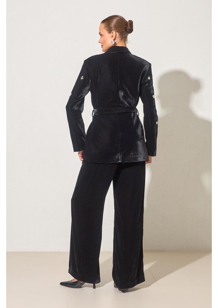 Siyah Taş ve Yaka Detaylı Bağlamalı Ceket indirimleri