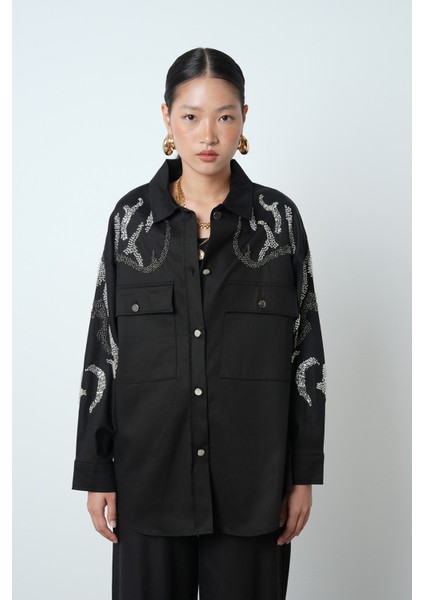 Kadın Çift Cepli Önü Boncuk Işlemeli Düz Renk Gömlek